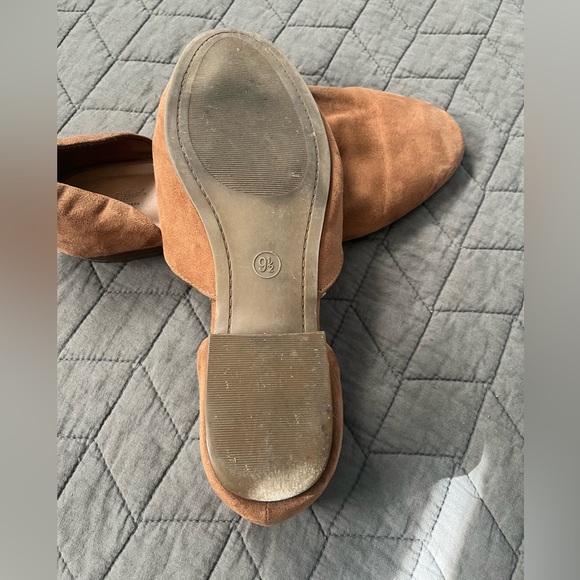 Universal Thread (Target) brand, size 9.5 flats. Caramel brown colored. - Picture 2 of 5